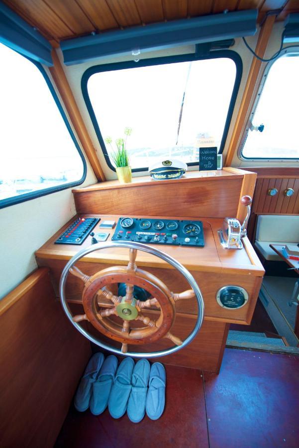 Homeboat-bateau 4* Geneva